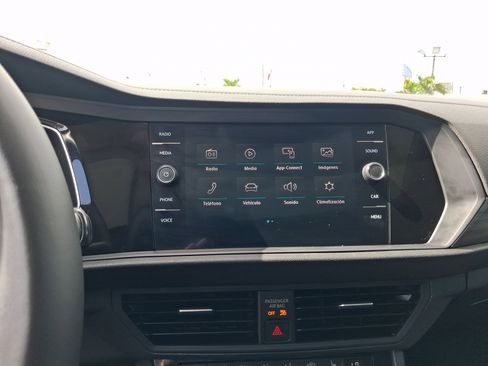 Used 2019 Volkswagen Jetta SEL w/ Cold Weather Package FWD image 17