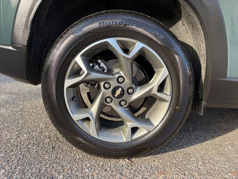 Used 2025 Chevrolet Trax LT image 28