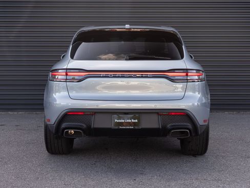 Certified 2026 Porsche Macan AWD/4WD image 6
