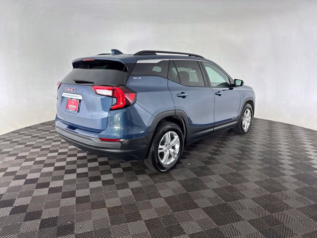 Used 2024 GMC Terrain SLE w/ Driver Convenience Package FWD image 5