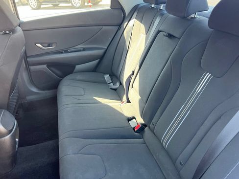 Used 2025 Hyundai Elantra SEL FWD image 23