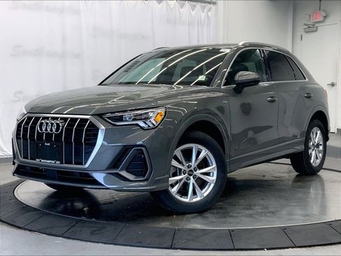 Certified 2023 Audi Q3 2.0T Premium w/ Convenience Package AWD/4WD image 11