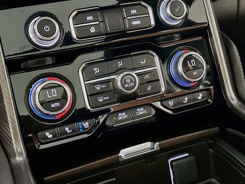 Used 2024 GMC Yukon Denali Ultimate AWD/4WD image 20
