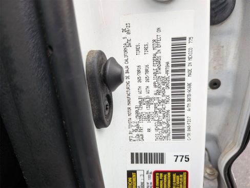 Used 2023 Toyota Tacoma TRD Off-Road image 39