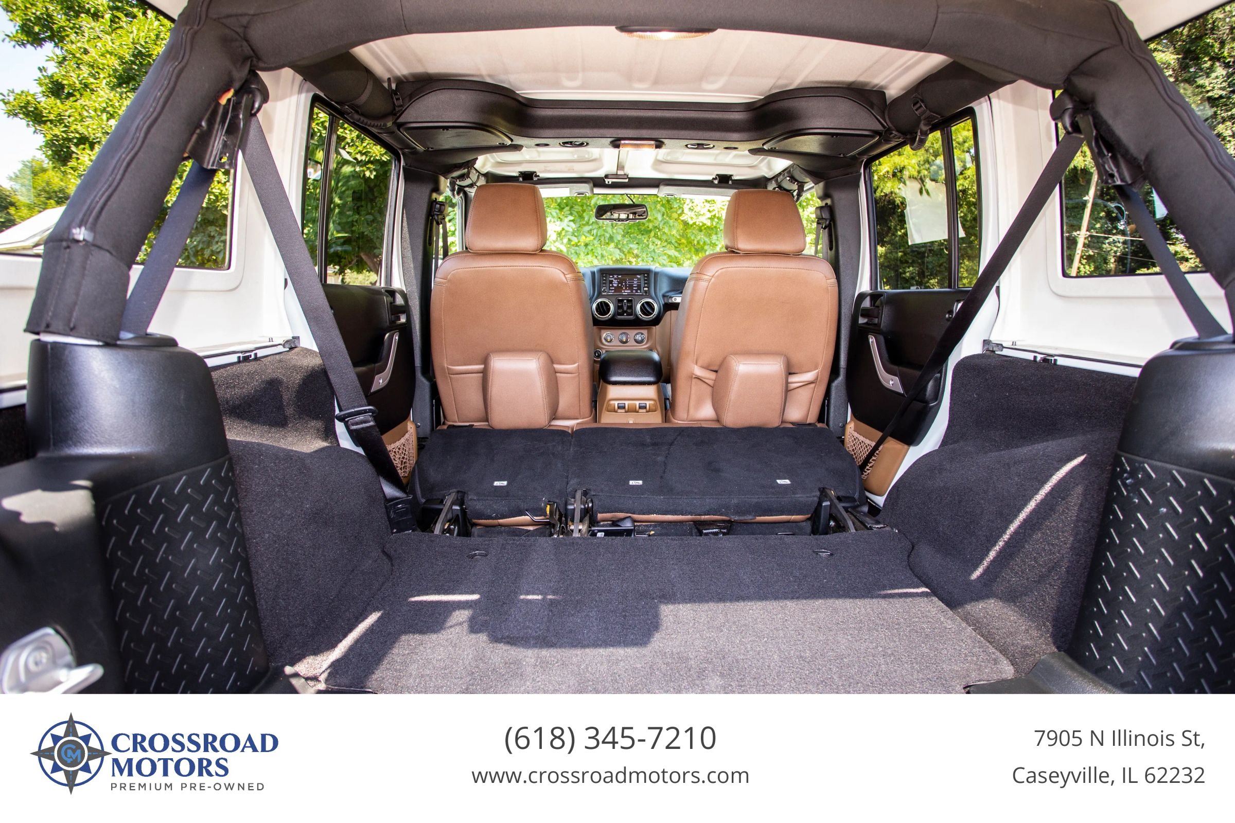 Used 2018 Jeep Wrangler Unlimited Sahara w/ Connectivity Group AWD/4WD image 26