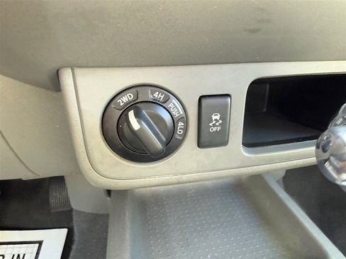 Used 2019 Nissan Frontier SV image 21