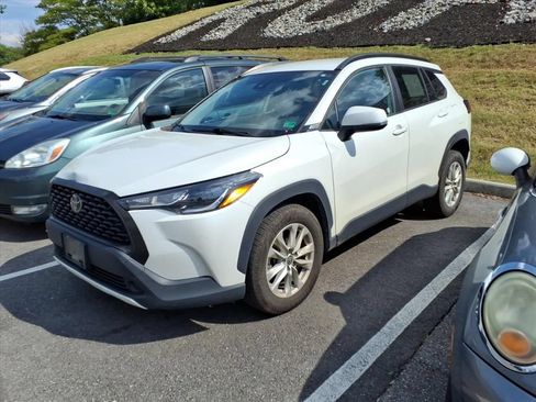 Used 2022 Toyota Corolla Cross LE FWD image 4