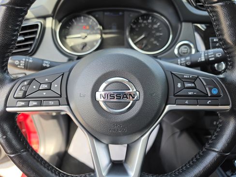 Used 2022 Nissan Rogue Sport SV w/ Technology Package FWD image 31