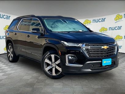 Used 2023 Chevrolet Traverse LT w/ LT Premium Package