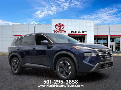 Used 2024 Nissan Rogue SV AWD/4WD image 7