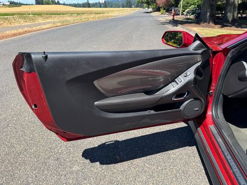 Used 2014 Chevrolet Camaro SS w/ SS Performance Package RWD image 34