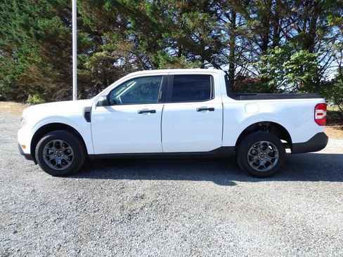 Used 2022 Ford Maverick XLT FWD image 2
