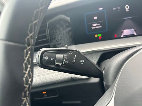 Certified 2025 Volkswagen Tiguan S FWD image 22