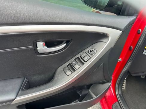 Used 2014 Hyundai Elantra GT w/ Option Group 03 FWD image 13