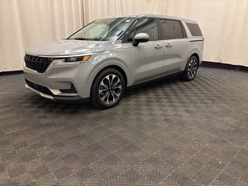 Certified 2024 Kia Carnival EX image 1