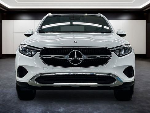 Used 2023 Mercedes-Benz GLC 300 4MATIC image 2