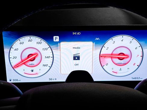 Used 2025 Genesis GV80 2.5T Prestige image 26