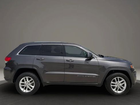 Used 2017 Jeep Grand Cherokee Laredo w/ Quick Order Package 23E AWD/4WD image 8