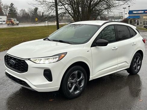 Used 2024 Ford Escape ST-Line image 2