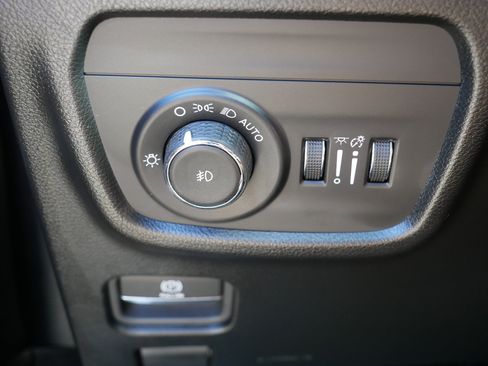 Used 2024 Jeep Grand Cherokee L Summit w/ Advanced Protech Group IV AWD/4WD image 26