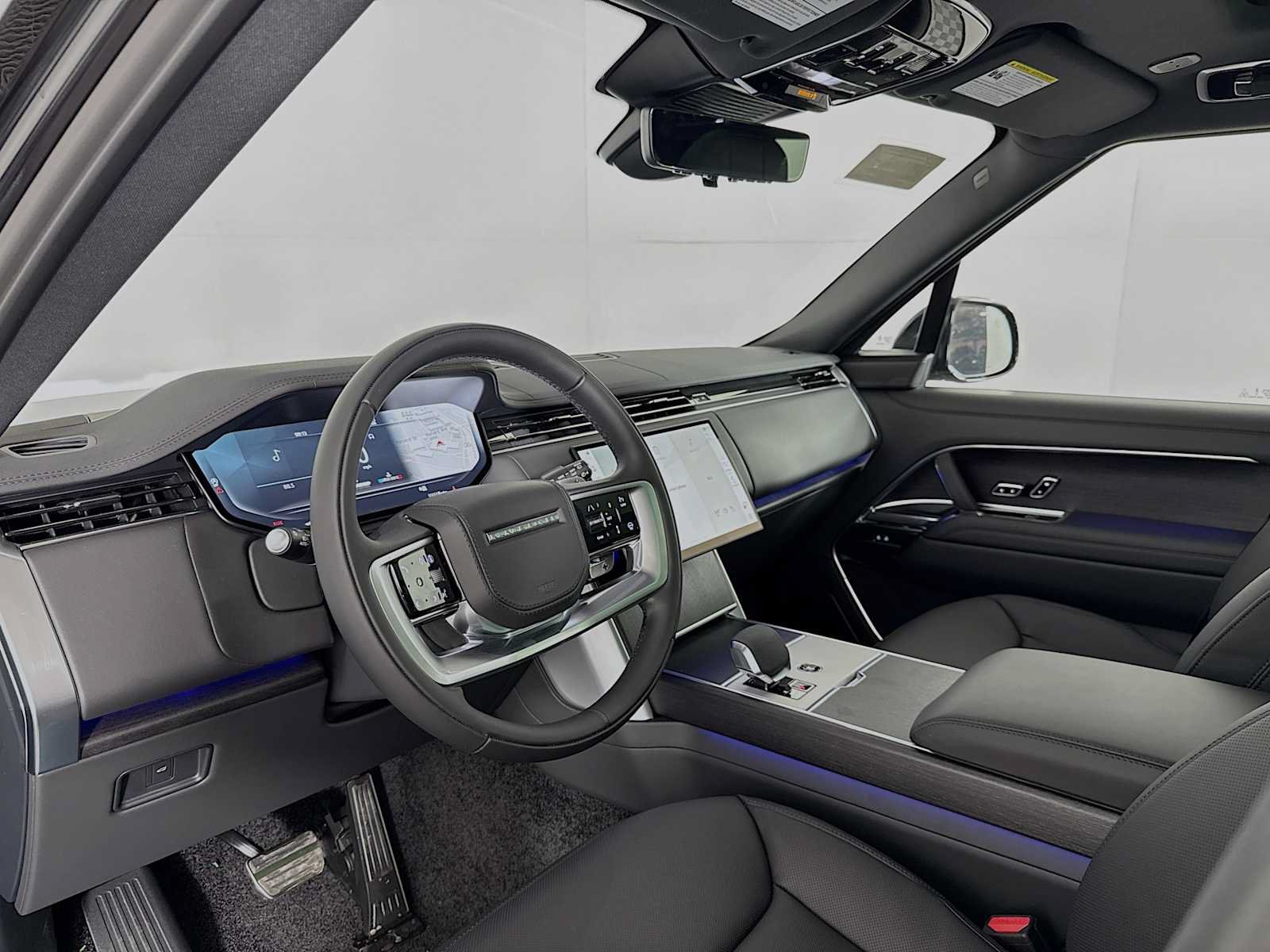 New 2026 Land Rover Range Rover Long Wheelbase SE AWD/4WD image 8