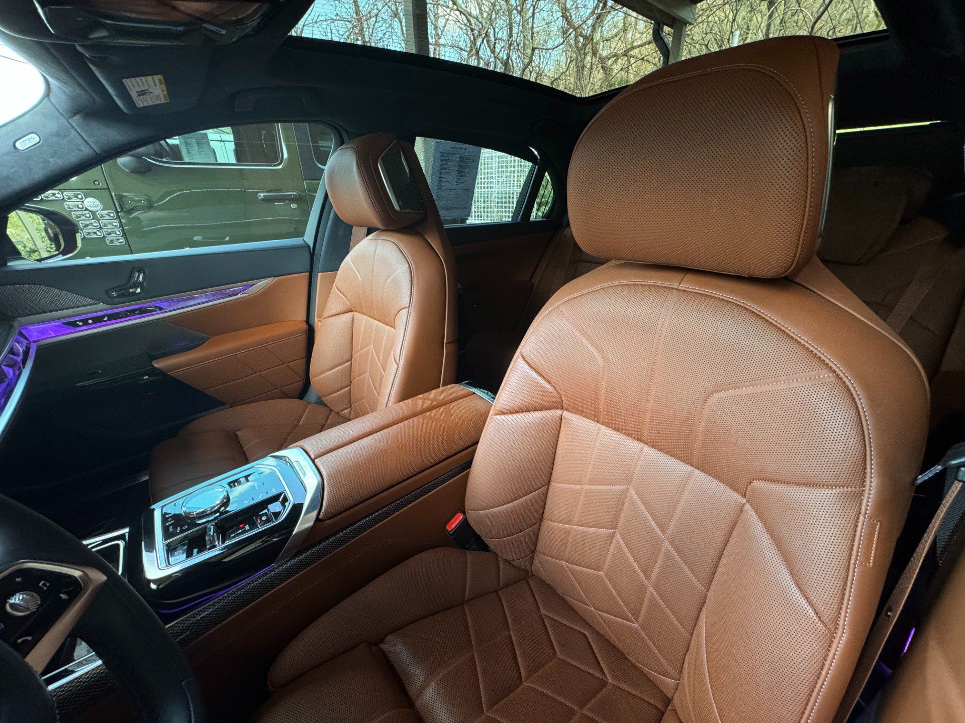 Used 2025 BMW i7 eDrive50 w/ Executive Package RWD image 12