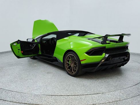 Used 2019 Lamborghini Huracan Performante image 10