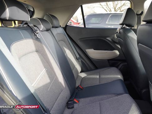 Used 2021 Hyundai Venue w/ Cargo Package image 38