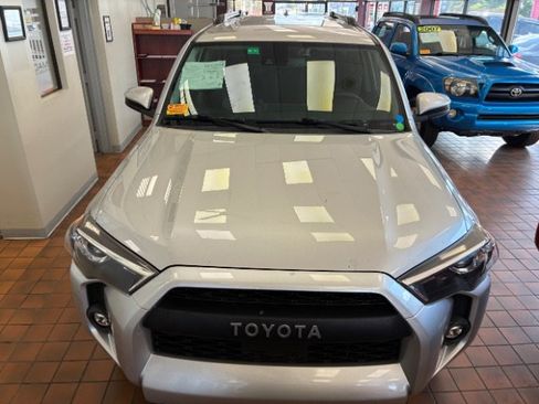 Used 2023 Toyota 4Runner SR5 RWD image 5