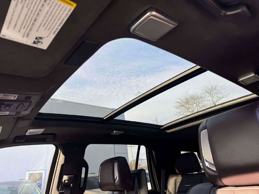 Used 2023 Cadillac Escalade Sport Platinum AWD/4WD image 19