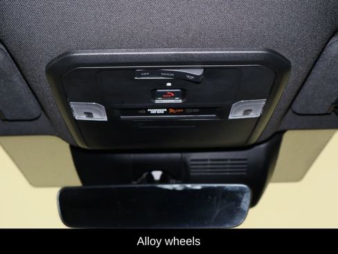 Used 2025 Toyota Tacoma Limited image 24