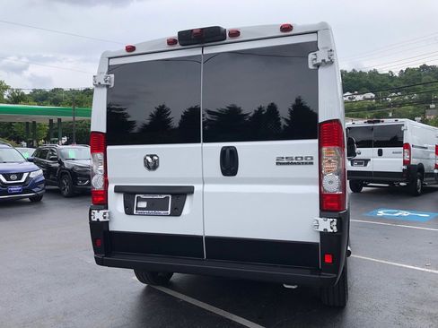 Used 2025 RAM ProMaster 2500 w/ U-Haul Equipment Group FWD image 5