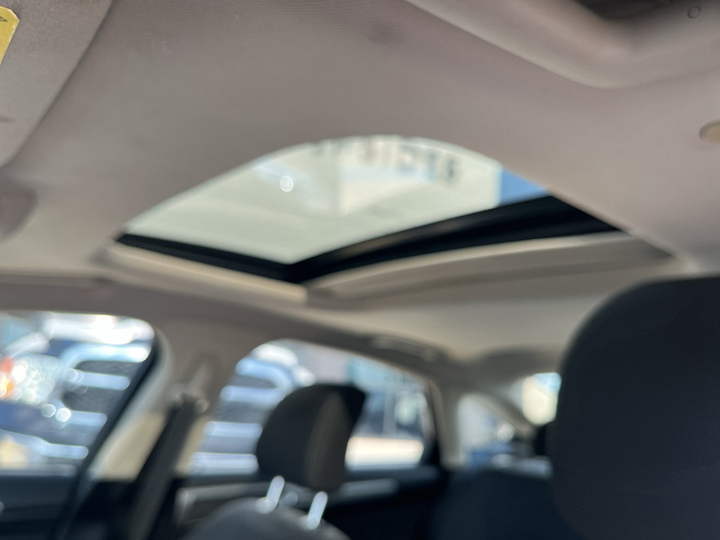 Used 2018 Ford Fusion SE FWD image 30