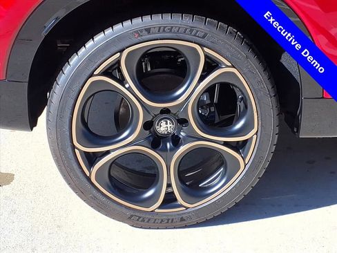 New 2025 Alfa Romeo Tonale image 6