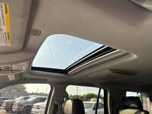 Used 2017 GMC Yukon Denali w/ Open Road Package AWD/4WD image 13