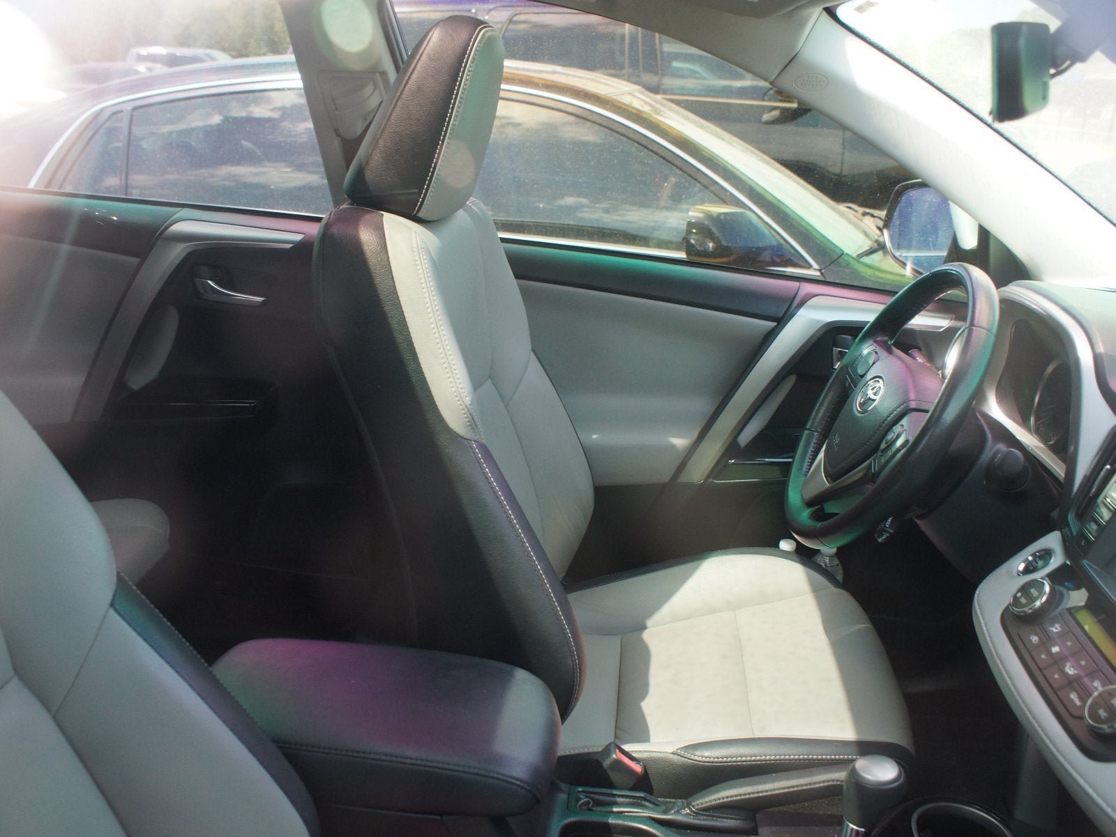 Used 2018 Toyota RAV4 Limited FWD image 5