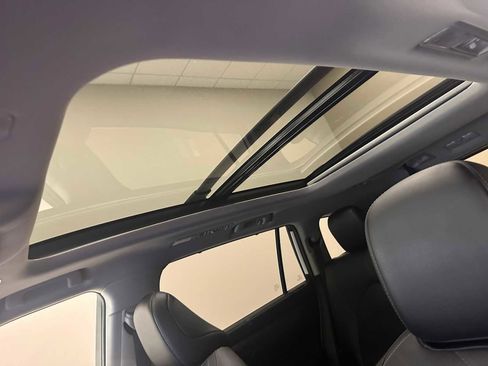 Certified 2025 Toyota Highlander Platinum image 20