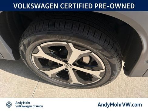 Used 2026 Volkswagen Tiguan SE AWD/4WD image 12