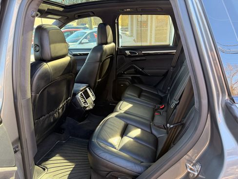 Used 2016 Porsche Cayenne GTS image 27