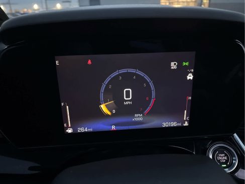 Used 2024 Chevrolet Trax RS w/ Sunroof Package image 17