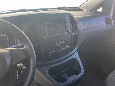 Used 2022 Mercedes-Benz Metris image 7