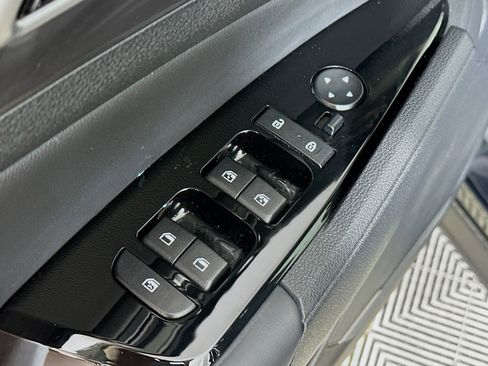 Certified 2025 Kia Sportage EX FWD image 18