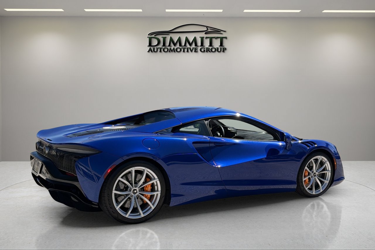 Used 2023 McLaren Artura RWD image 5