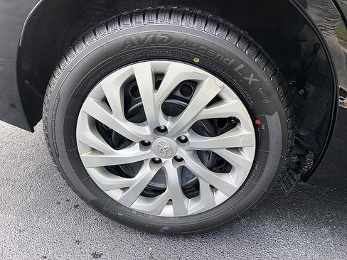Certified 2017 Toyota Corolla LE FWD image 25