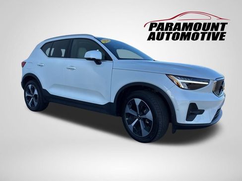 Used 2024 Volvo XC40 B5 Plus w/ Protection Package Premier image 3