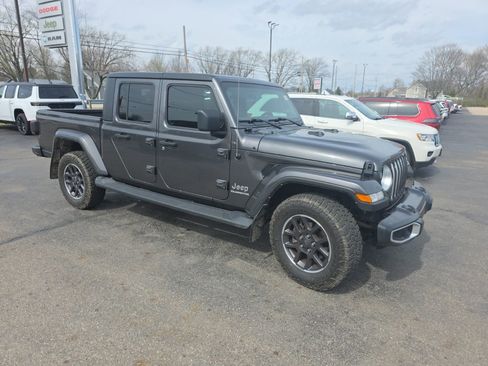 Used 2021 Jeep Gladiator Overland image 1