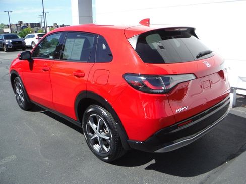 Used 2024 Honda HR-V EX-L image 9