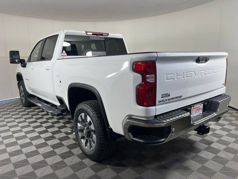 New 2026 Chevrolet Silverado 2500 LT image 9