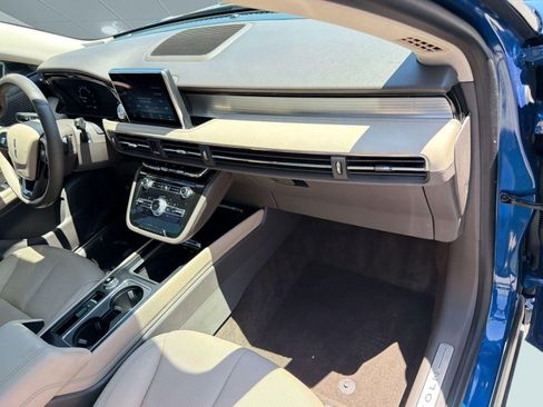 Used 2020 Lincoln Corsair FWD w/ Premium Package image 31