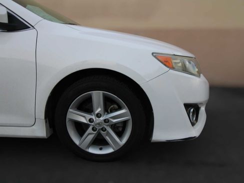 Used 2013 Toyota Camry SE image 19